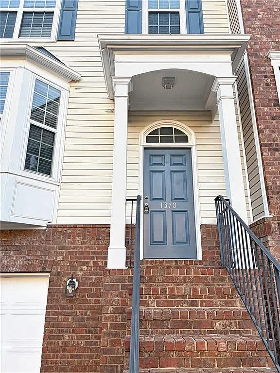 3 bed, 3.5 bath, 1732 sqft, $2,290 — Photo 3