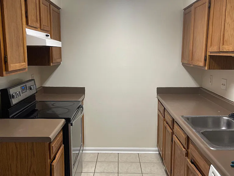 121 Barksdale Ct — Photo 13