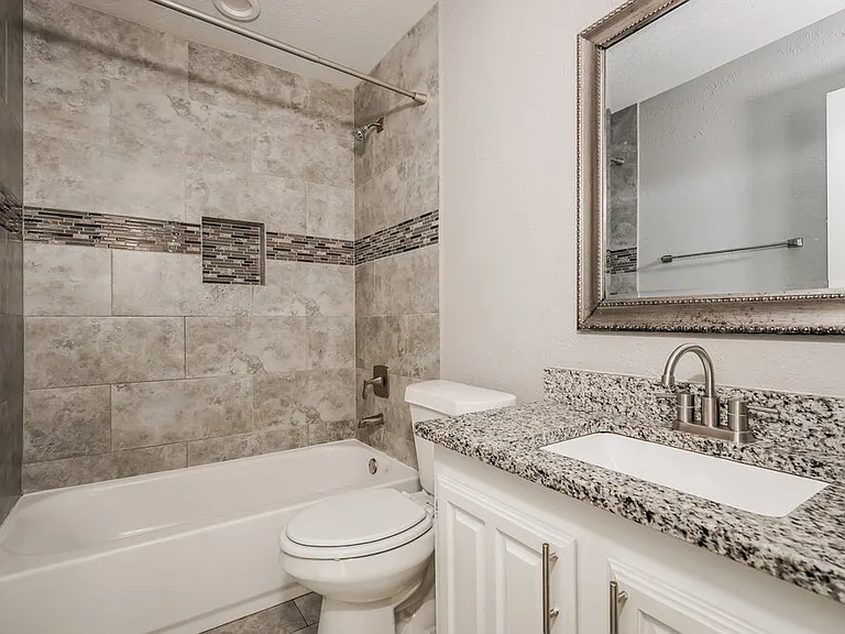 2303 Villanova St — Photo 14