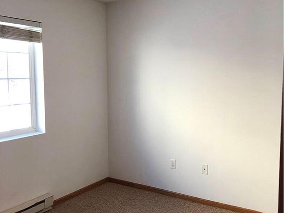 3rd image of 1082 Apple Ave APT 1
