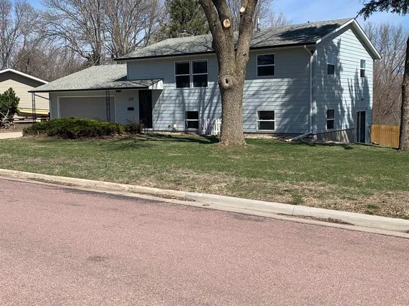 215 Douglas Blvd, Baltic, SD 57003