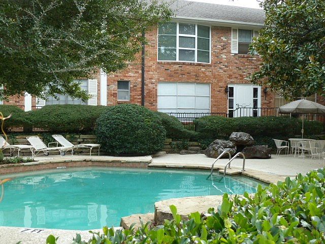 1st image of 3011B Mahanna Springs Dr