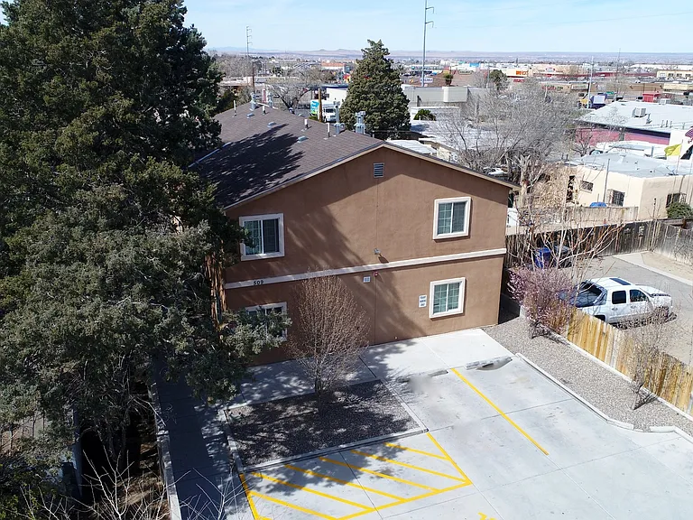 509 Valencia Dr SE — Photo 12