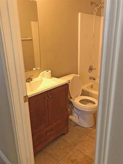 606 Georgia St — Photo 4