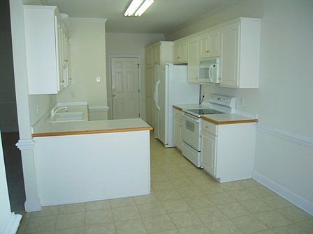 3rd image of 4003 Brookstone Dr