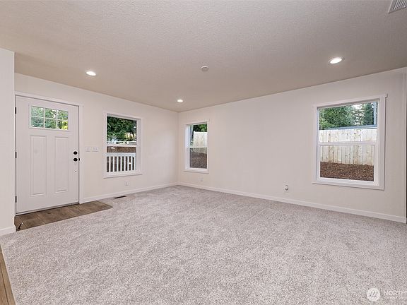 3rd image of 111 E Ashwood Lane
