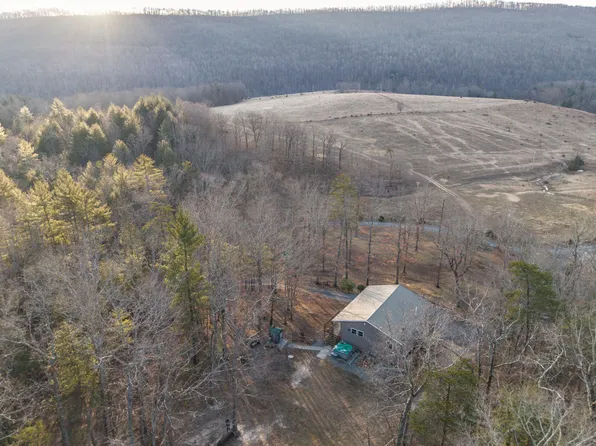 701 Wolfe Rd, Covington, VA 24426