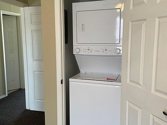4th image of 6817 Wolflin Ave #102