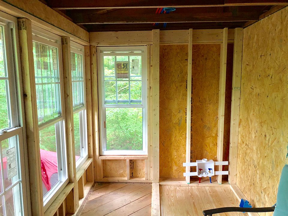 Sun room w/ washer/dryer closet