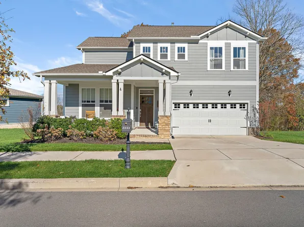 2233 Maytown Cir, Thompsons Station, TN 37179
