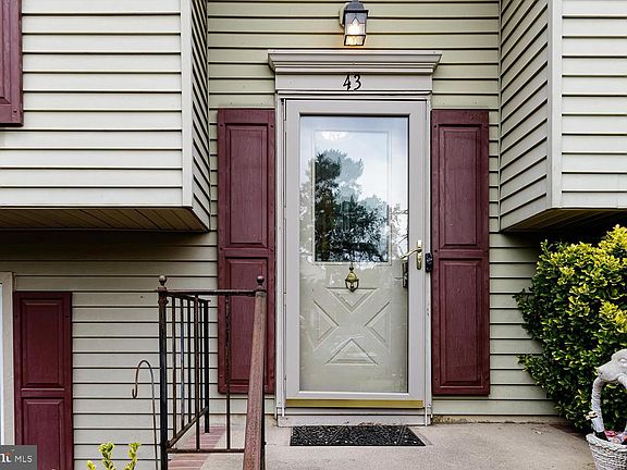 4th image of 43 Lady Diana Cir