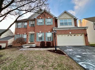 6702 Mossy Bank Ln, Centreville, VA 20121