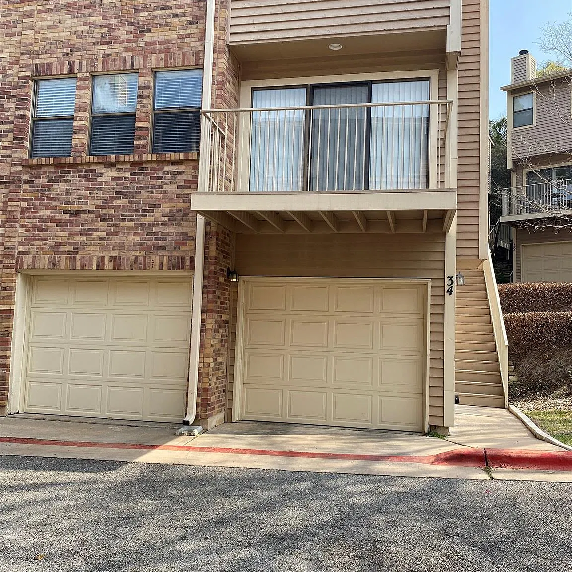 2 bed, 2.5 bath, 1167 sqft, $1,645 — Photo 3