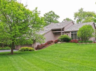 25560 N Oneida Ln, Lake Barrington, IL 60010