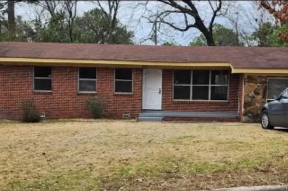 1st image of 712 Oakland Dr