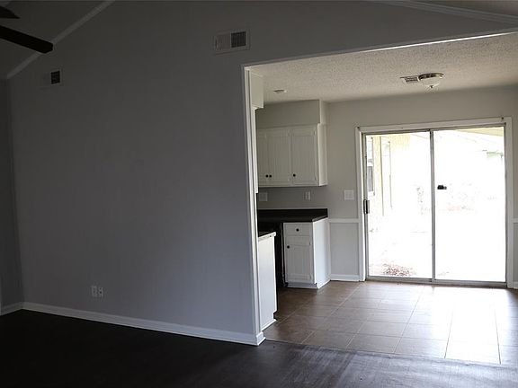 3rd image of 5778 Belleau Dr