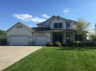 1761 Seashell Ln, Waconia, MN 55387