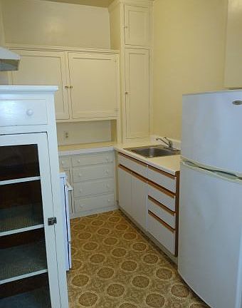 3rd image of 745 43rd Ave APT 5