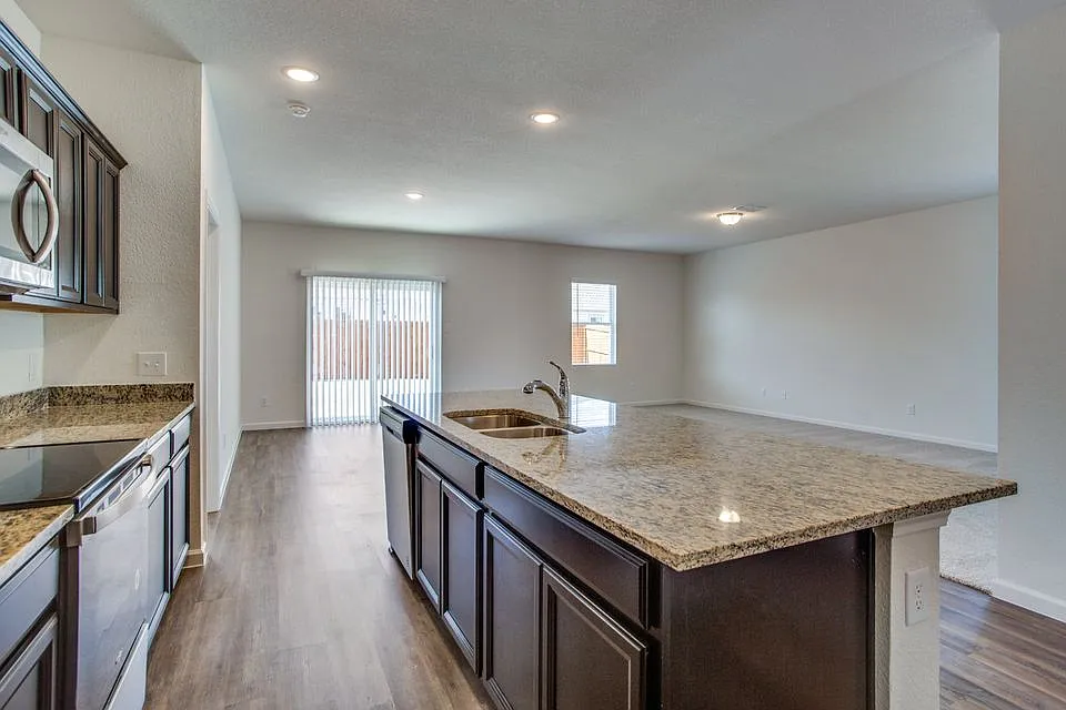 304 Briar Cove - 19 — Photo 3