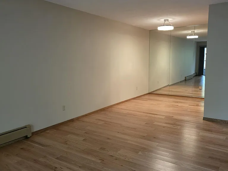 2210 Midland Grove Rd #309 — Photo 7