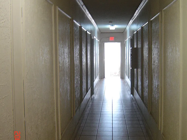 720 1/2 Laurel St — Photo 2