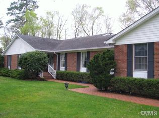 311 Pineview Dr, Elizabeth City, NC 27909