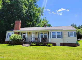 411 W Raleigh St, Siler City, NC 27344