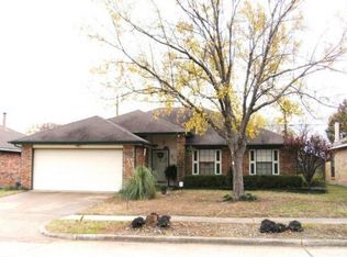 835 Larue Dr, Cedar Hill, TX 75104