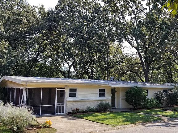 3rd image of 1323 Garland Ave