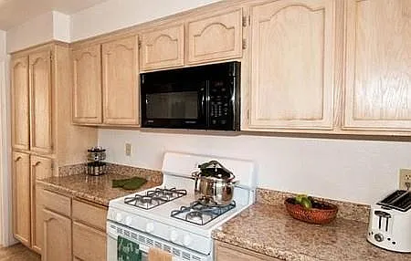 River Knolls Apartment — Photo 3