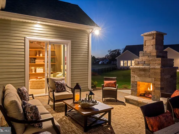 90 Resort Blvd, Dover, DE 19904