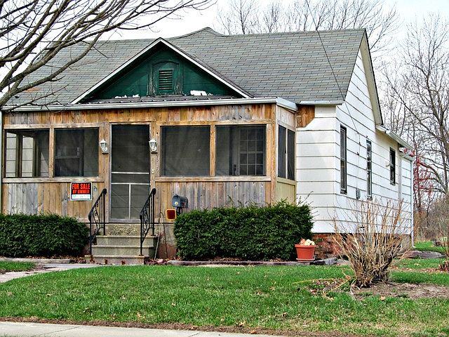 2nd image of 612 S Illinois St