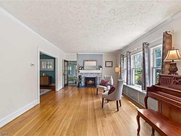 4th image of 3349 E Monmouth Rd