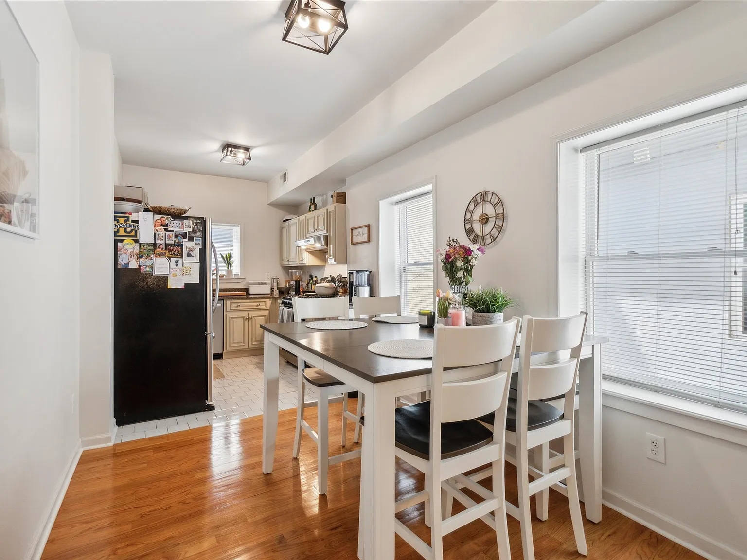 2 bed, 1.5 bath, 1320 sqft, $2,450 — Photo 4