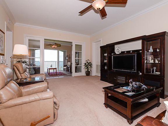 4th image of 27 Harbour Isle Drive W #Ph-01