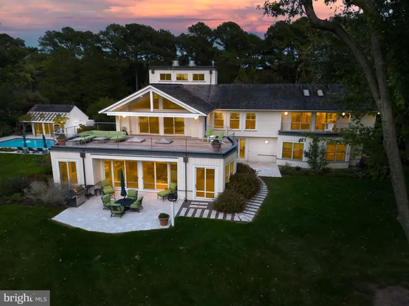 7120 Cooper Point Rd, Bozman, MD 21612