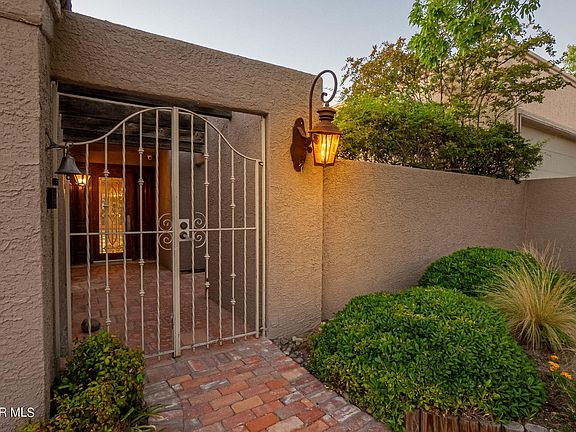 3rd image of 1015 Los Jardines Cir