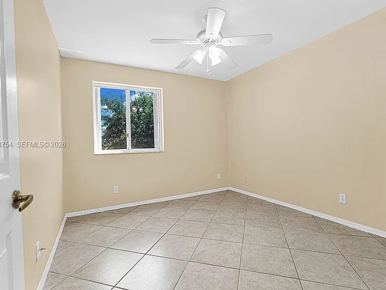 1623 E Harmony Lake Cir — Photo 23