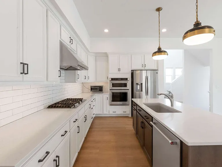 1916 W Oakridge Dr — Photo 10