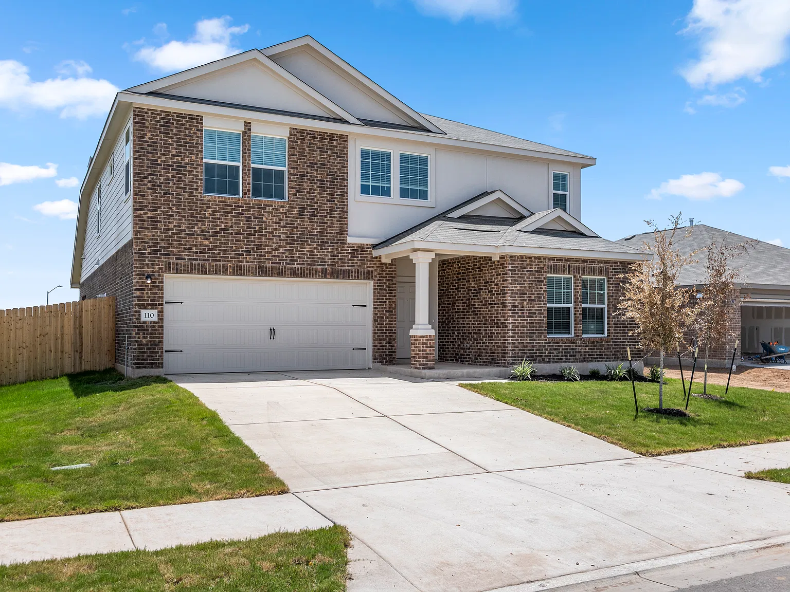 5 bed, 2939 sqft, $2,799 — Photo 2