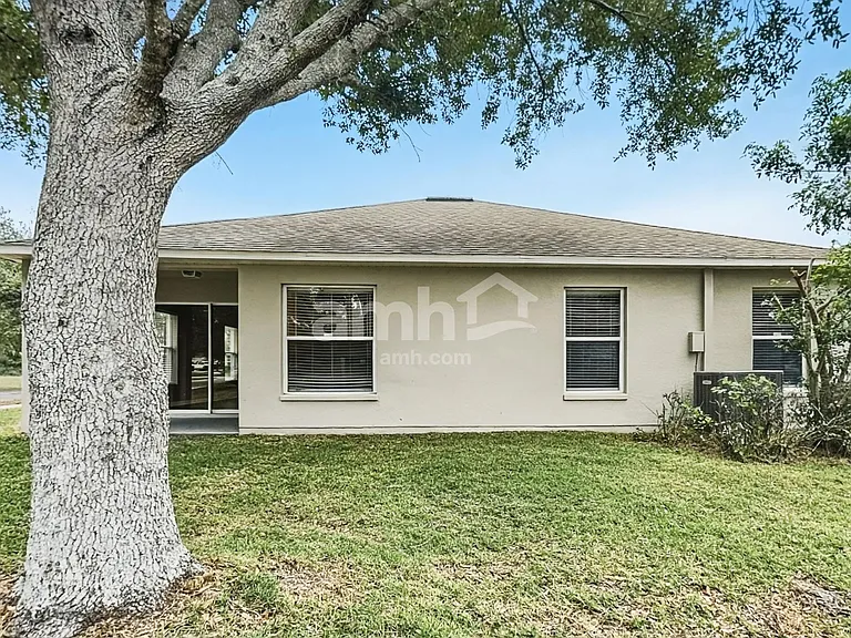 2305 Lawrence Hall St — Photo 20