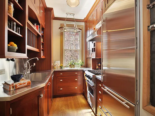 Sold by Sotheby's International Realty | media 13