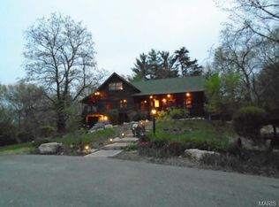 1422 Valley Dr, Arnold, MO 63010