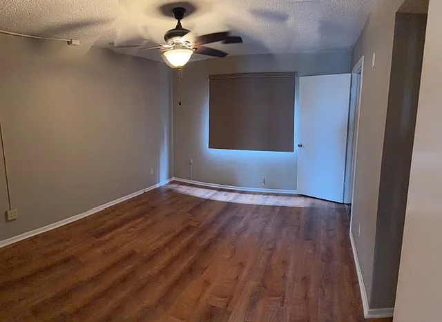 2405 Arlington Cres #A — Photo 6