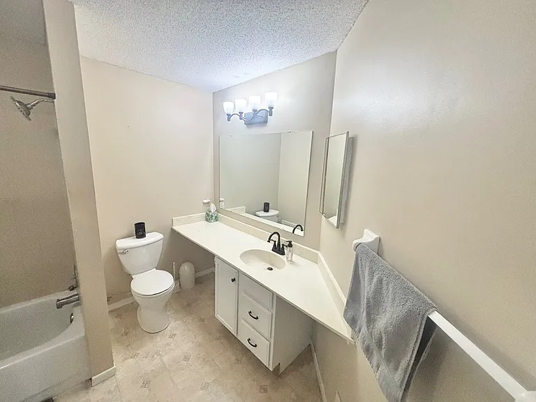 10929 Quebec Ave S — Photo 7