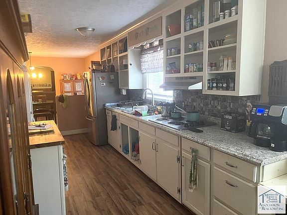 4th image of 65 Steve Dr