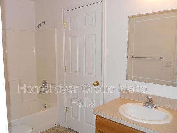 5th image of 3643 Deloy Dr APT B