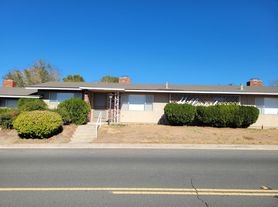 Hillcrest - Gold, 19136