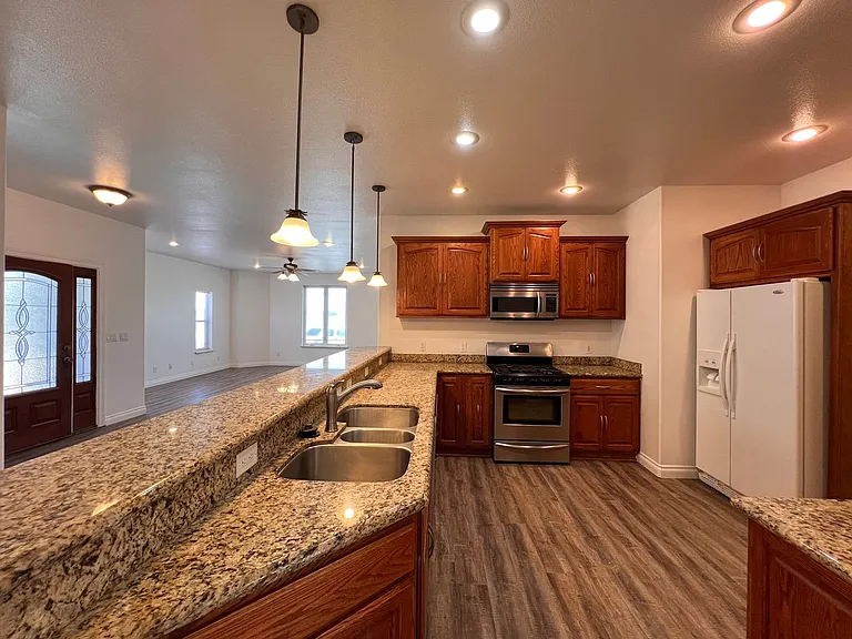 524 Discovery Dr — Photo 6