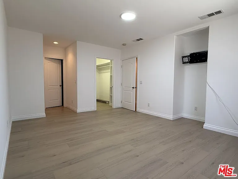 10109 Gloria Ave — Photo 13